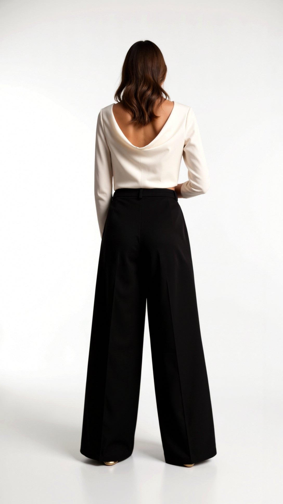 Wide-Leg High Waist Trousers for Women with Pleats and Pockets - Casual/Office Wear